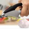 soft-Handled Garlic Press Built-in Cleaner Kitchen tool Press Grips Squeezing