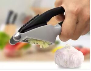 soft-Handled Garlic Press Built-in Cleaner Kitchen tool Press Grips Squeezing